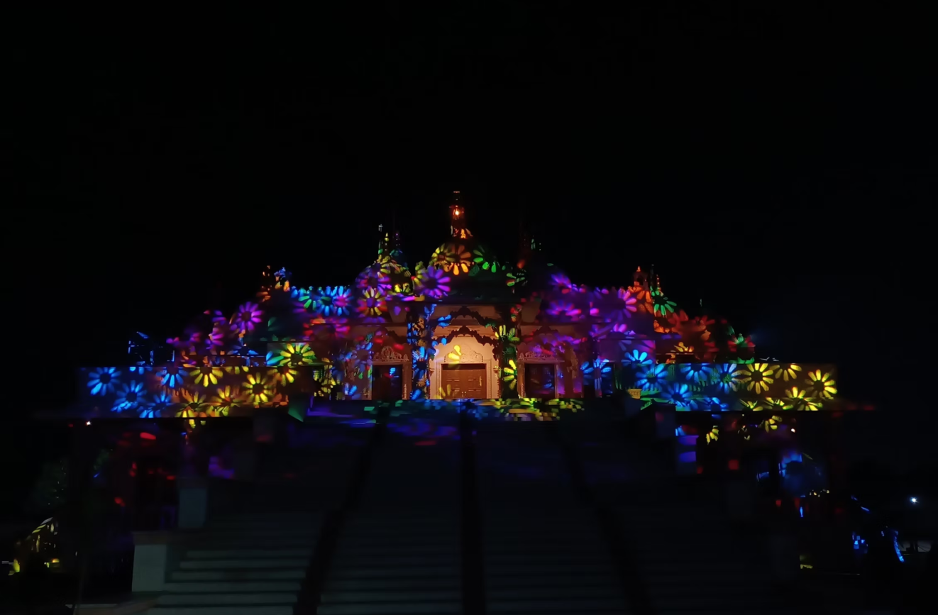 Light and Sound Show at BAPS Swaminarayan Mandir Waghodia