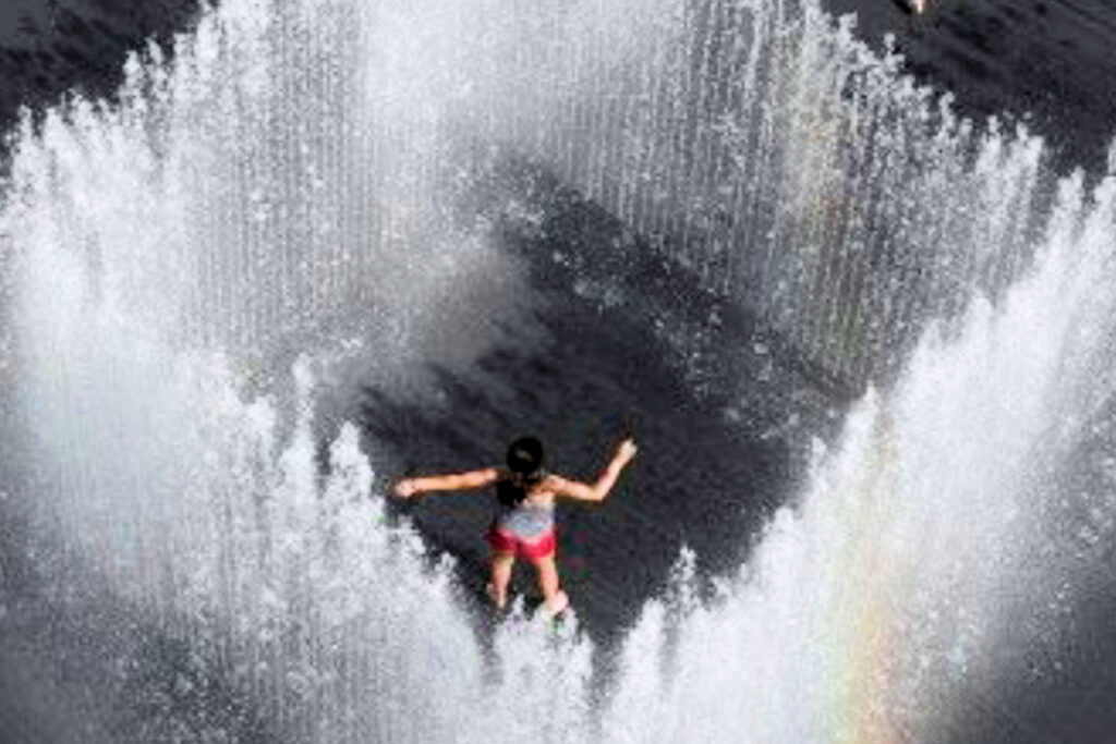 dry deck fountain in garden